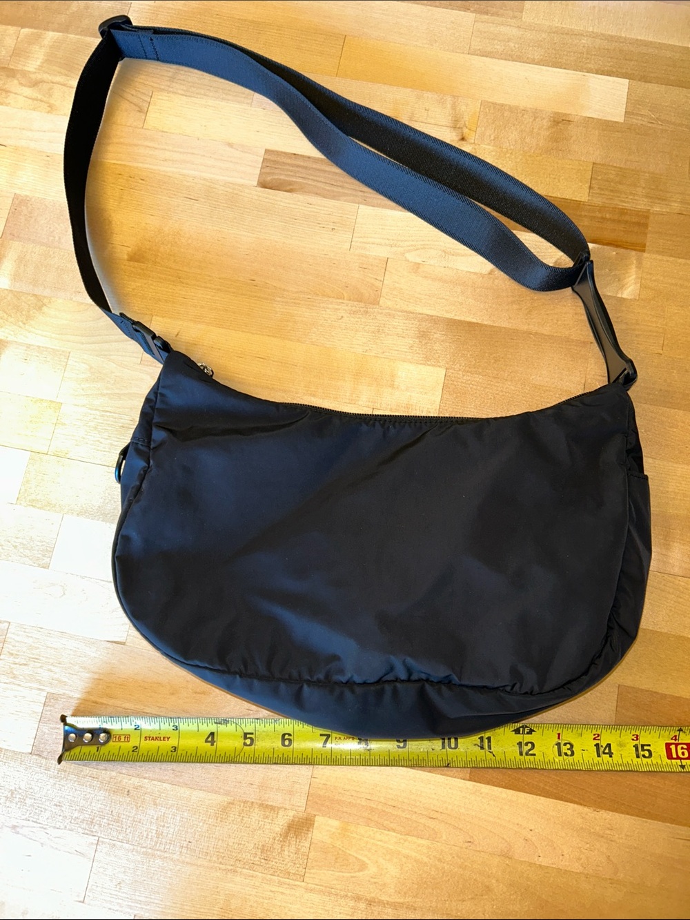 Athleta Anytime Crescent Crossbody Sling Bag